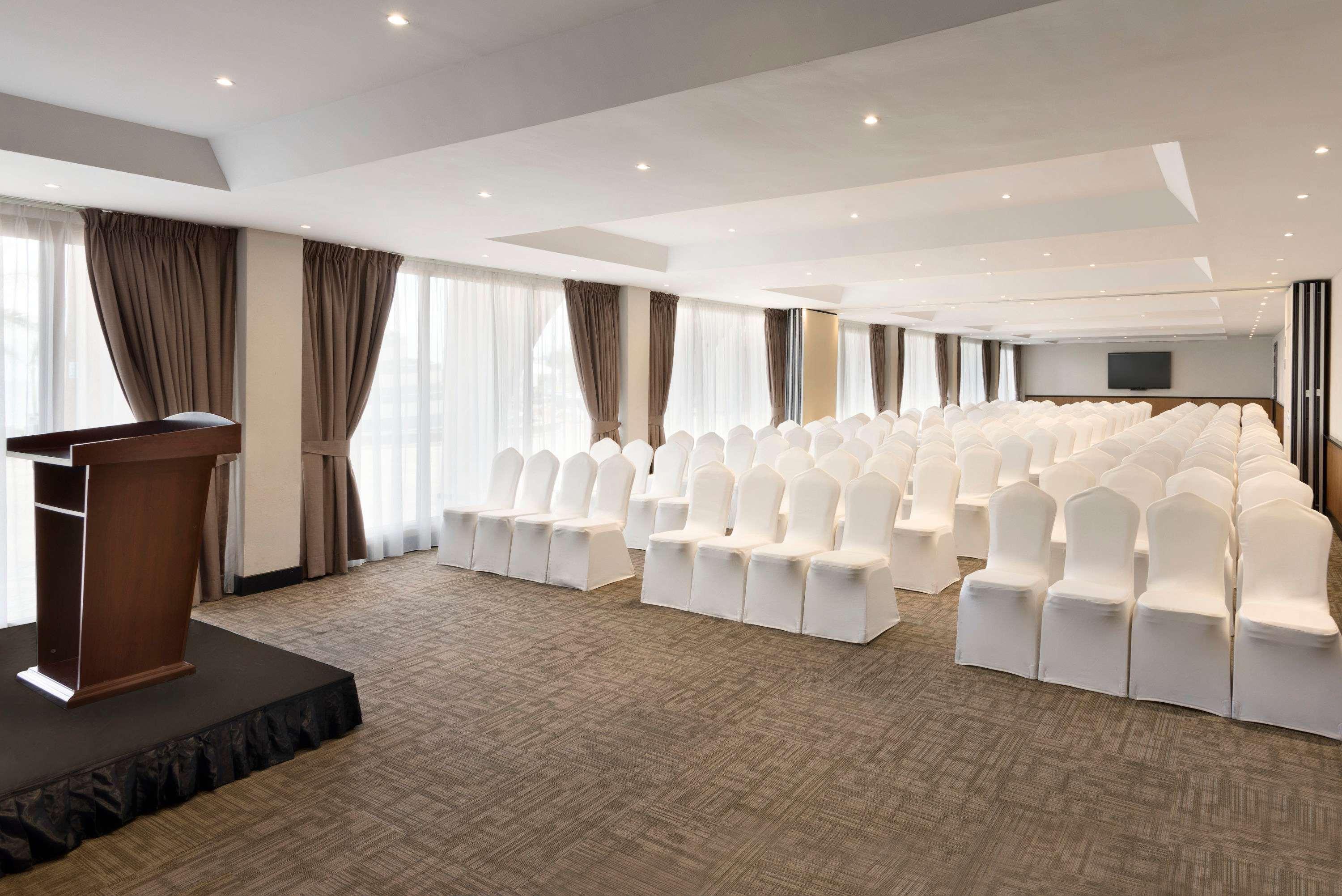 Ramada Resort By Wyndham Dar-es-Salaam Eksteriør bilde