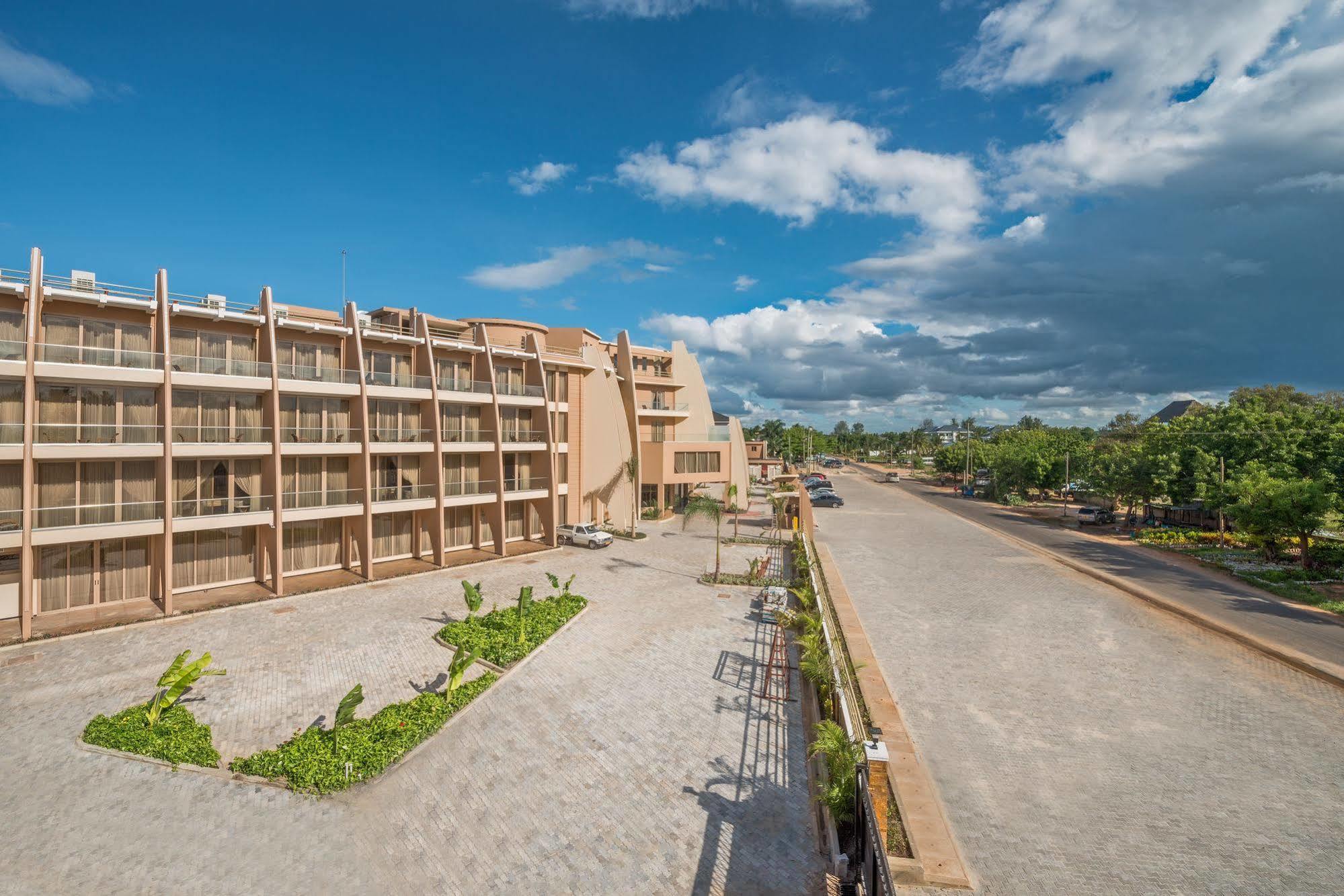 Ramada Resort By Wyndham Dar-es-Salaam Eksteriør bilde